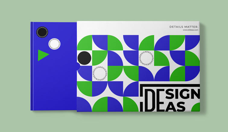 مجلد دفتر يومي ومعه غلافه المنزلق