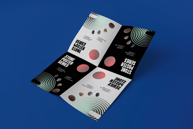 Свернутый Постер на Синем Фоне