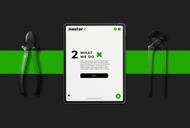 iPad Pro junto a herramientas de reparación