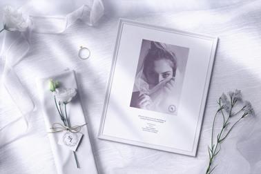 Фото Рамка, Обручальное Кольцо и Цветы