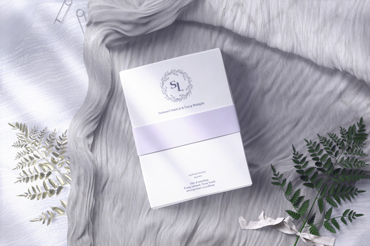 Стопка Поздравительных Свадебных Приглашений