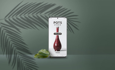 Vertikale Galaxie S20 auf Grünem, Schattigem Hintergrund