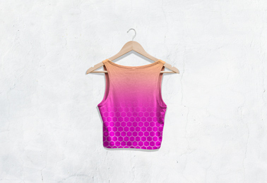 Askıdaki Kısa Sporcu Atletinin Arkadan Görünüşü