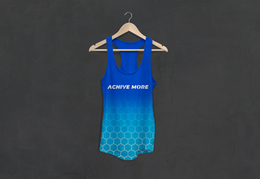 Racerback Antrenman Atletinin Önden Görünüşü