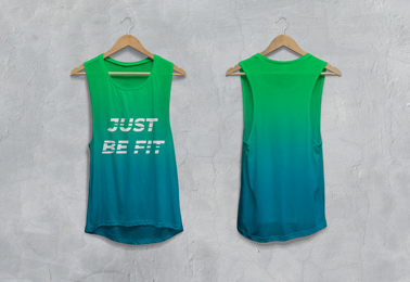 Gevşek Atletin Önden ve Arkadan Görünüşü