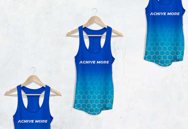 Üç Racerback Atletin Yakından Görünüşü