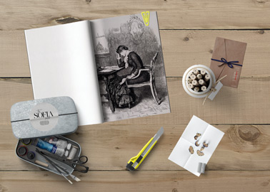 Offenes Skizzenbuch mit Zeichenutensilien