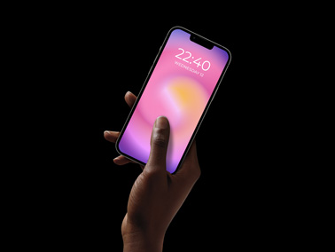 نظرة مائلة على يد تحمل أيفون