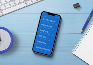 iPhone sur un bureau, vue en plongée
