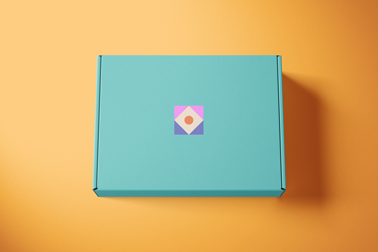 Eine geschlossene Schachtel aus einem hohen Blickwinkel