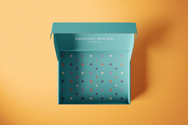 Eine geöffnete Schachtel in einem hohen Winkel