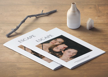 Deux magazines placés l'un sur l'autre