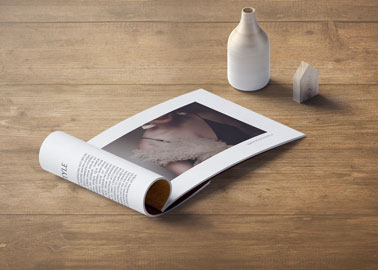 Magazine ouvert avec une décoration intérieure