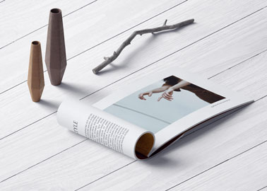 Page de magazine avec une décoration intérieure