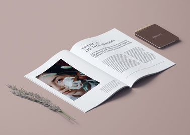 Page ouverte avec un petit carnet de notes