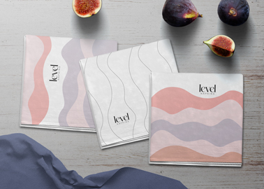 Serviettes sur une table Vue en plongée