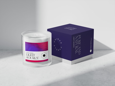 紙箱とキャンドル