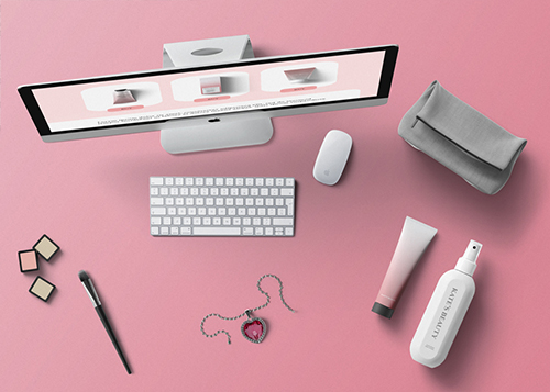 iMac и косметика, вид под углом