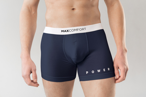 Homme portant des sous-vêtements Vue de face