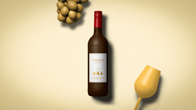 Bouteille de vin avec raisins et verre