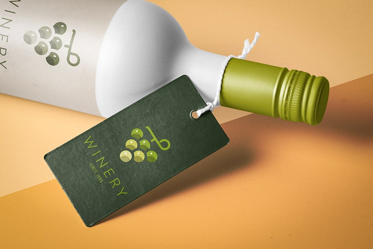 Bouteille de vin avec étiquette volante