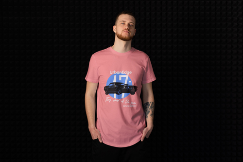 流行の服を着てポーズをとる男性