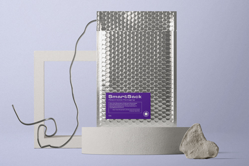 Emballage en plastique sur un support