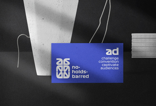 Визитная карточка в минималистической обстановке