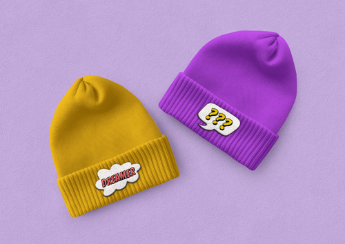 Vista en ángulo alto de dos gorros