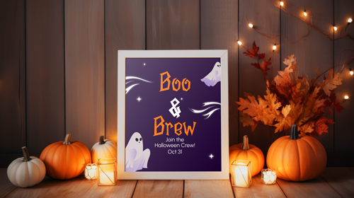 Poster dans une pièce éclairée à la bougie avec décors