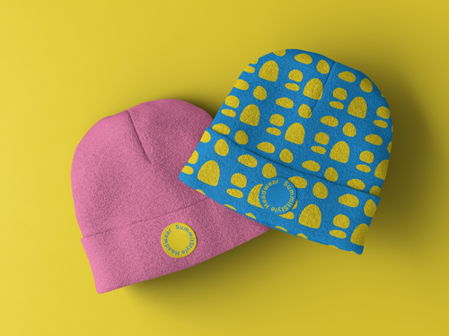 Chapeaux placés l'un sur l'autre