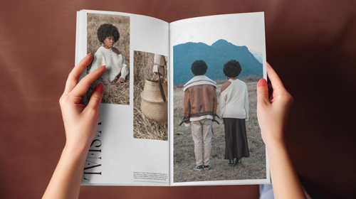 Vista superior de una revista moderna