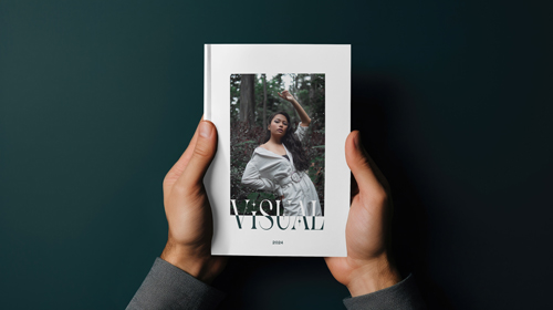 Vista desde arriba de la porta de una revista