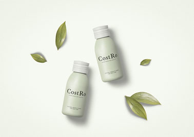 コスメティックボトルと小葉