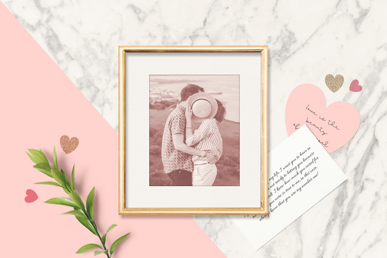 Marco de fotos de San Valentín y una tarjeta