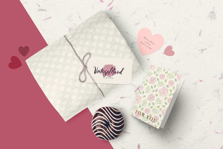 Regalo de San Valentín, tarjeta y un donut