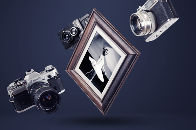 Cadre en bois avec appareils photo