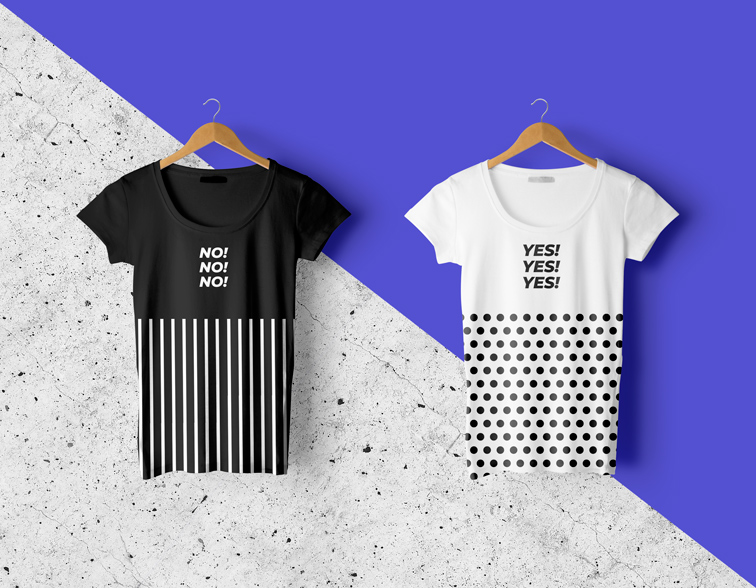 Zwei hängende, legere T-Shirts