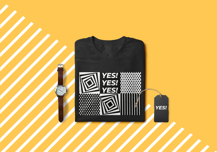 Gefaltetes T-Shirt mit einer Uhr und einem Etikett