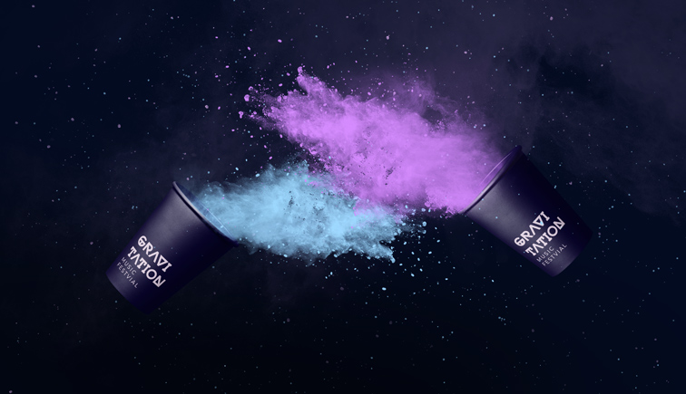 Jets de poudre de couleur des gobelets