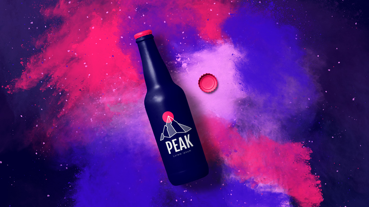 Bouteille de limonade sur un fond de fumée coloré