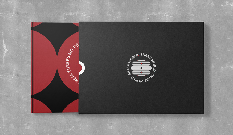 الكتاب مع غلاف الخاص به