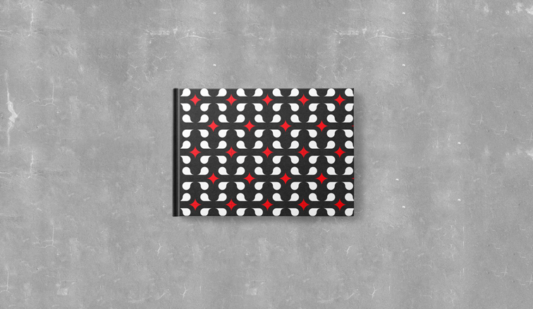 غلاف المفكرة علي خلفية رمادية