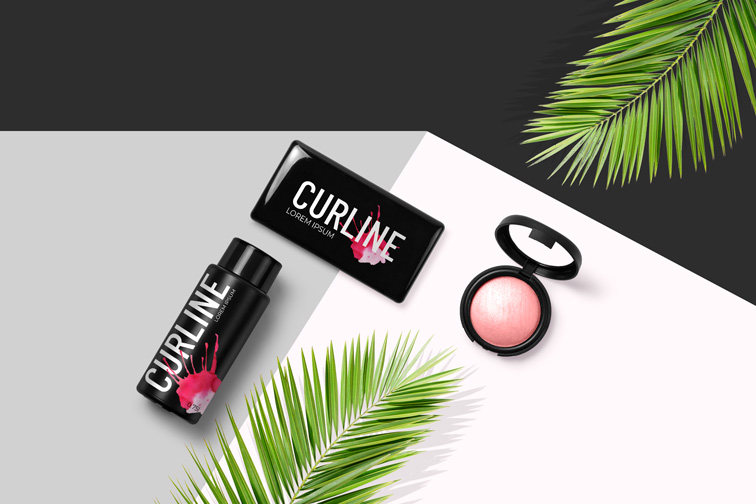 蛍光ペン、アイシャドウ、化粧品のボトル