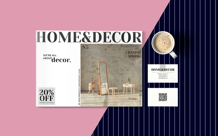 Couverture de magazine, cartes de visite et une tasse de café