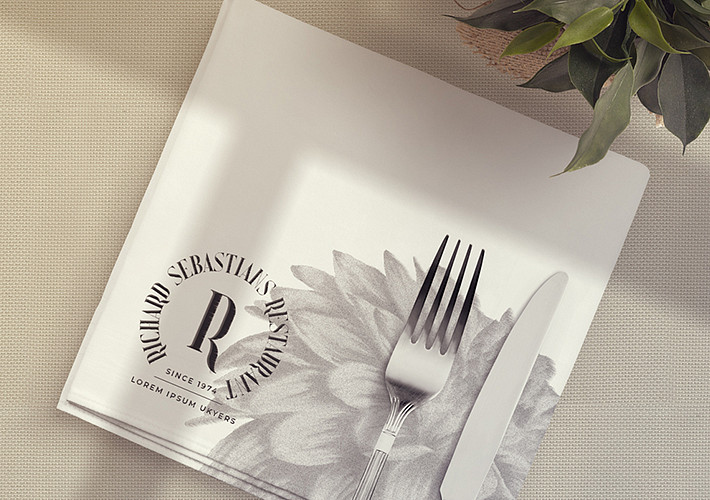 Elegant Restaurant Napkins Pack