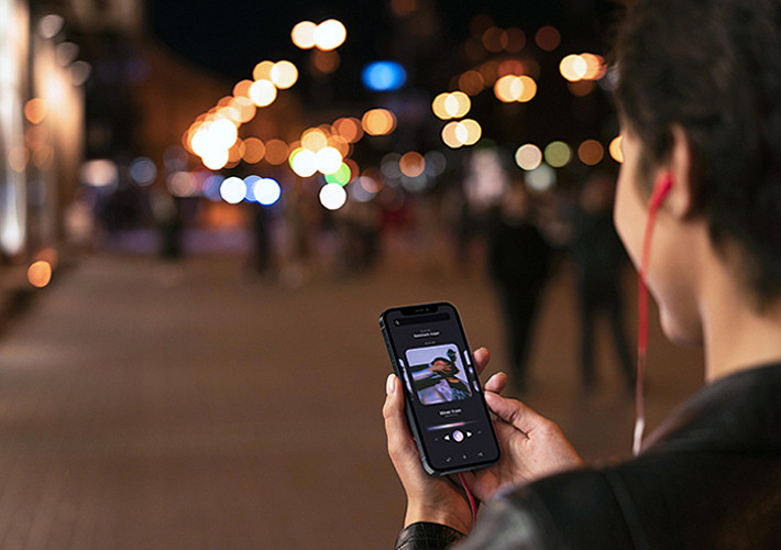 iPhone 13 Realistic Mockup Kit