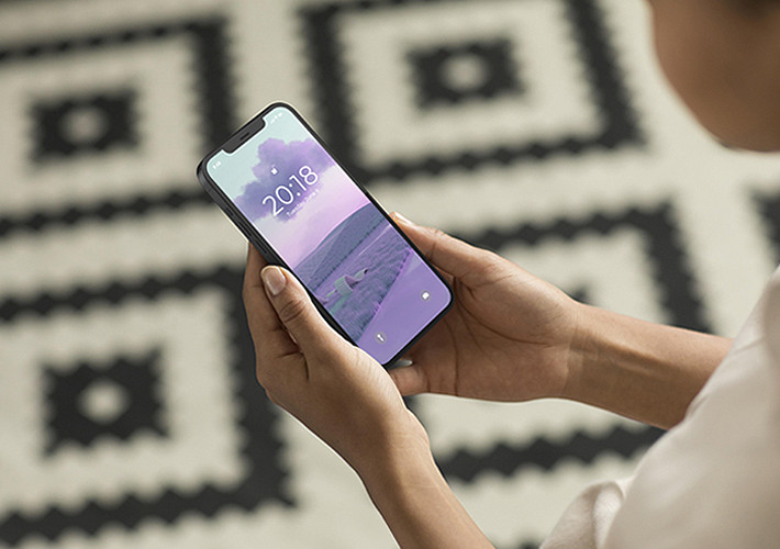 iPhone 13 Realistic Mockup Kit